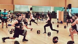 O clube premium que recebe Millennials e Geração Z para treinar HIIT