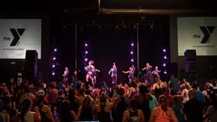 Verbaas je leden met een groepsfitness rock concert